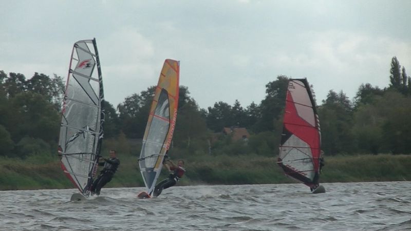 Gemeinsam surfen.1.jpg